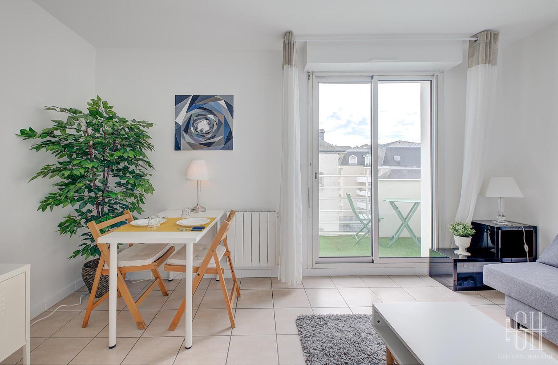 Triumph - Place De La Victoire Apartment Tours